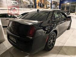 کرایسلەر 300